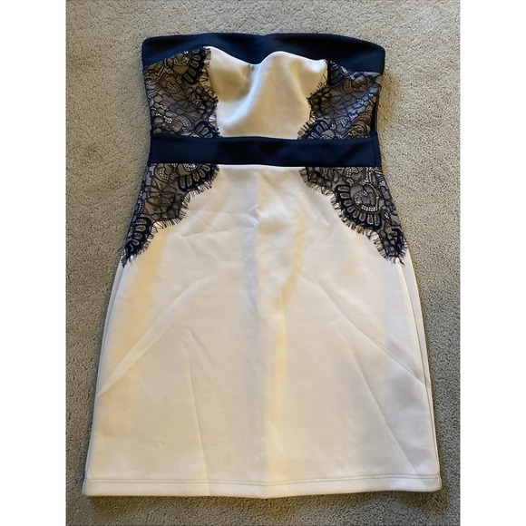 Trixxi Dresses & Skirts - NWT TRIXXI BEIGE/BLACK STRAPLESS MINI DRESS WITH‎ LACE DETAIL SIZE 3
